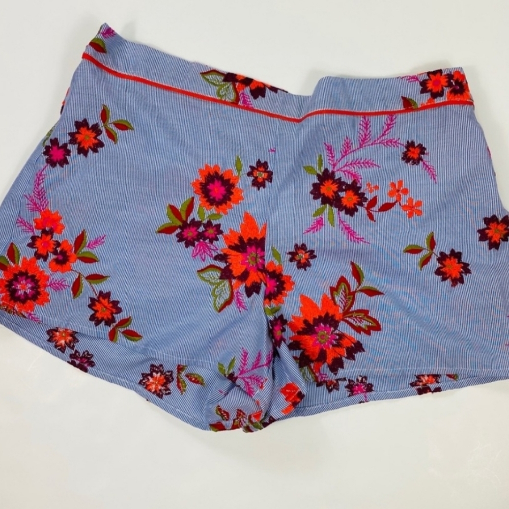 Notori Floral Embroidered Short